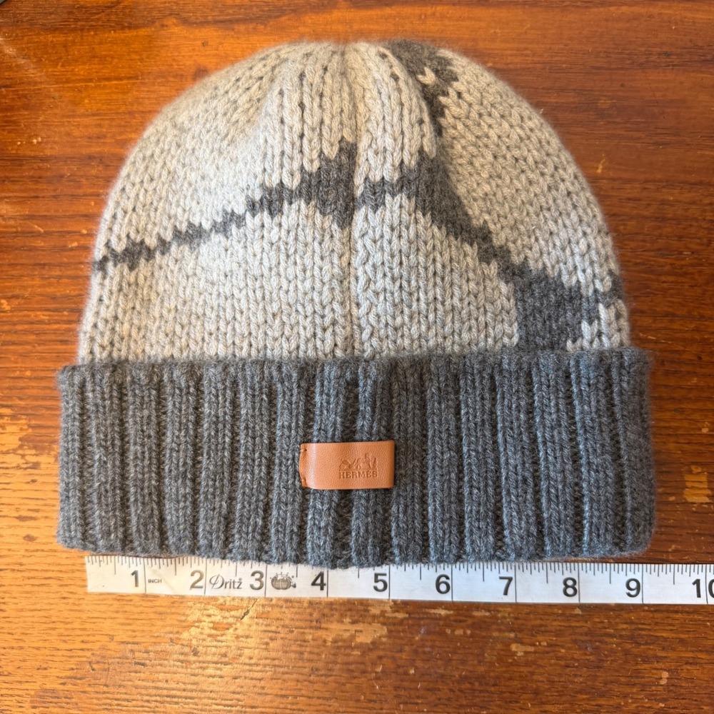 Hermes C'est Noue Cashmere Beanie Hat Grey Lambskin Patch 192019N Mens Medium